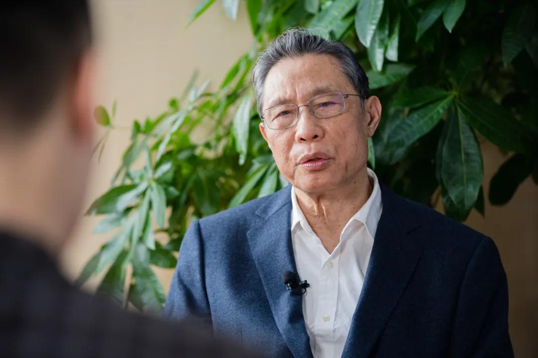 疫情最新判斷，小城春景與友情力量共同抗擊疫情