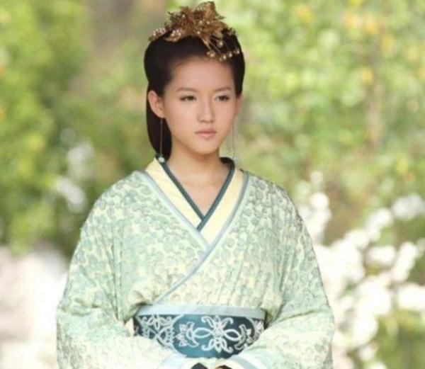 如何成為出色演員？劉瑩的演員之路——步驟指南