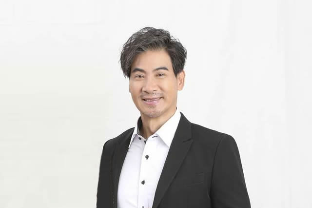 演藝界常青樹(shù)，男明星老演員的魅力歲月風(fēng)采展